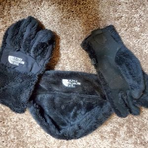 Black North Face hat and gloves